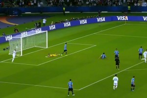 看了C羅這個(gè)視頻，讓人覺(jué)得凌空抽射很簡(jiǎn)單