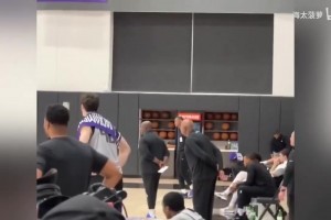 明天首發(fā)出戰(zhàn)？國王隊(duì)內(nèi)訓(xùn)練賽：威少搭檔拉文德羅贊！