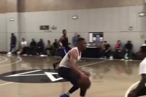 永遠(yuǎn)讓人過(guò)目不忘的打法！八年前野球場(chǎng)的威少虐框時(shí)刻！