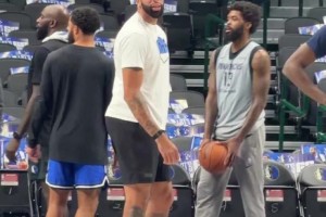 達(dá)拉斯的伙食這么好嗎？怎么濃眉胖成這個樣子了？??