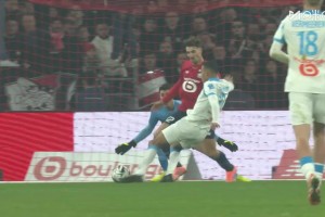 ??這球進(jìn)了就神了！格林伍德后場(chǎng)啟動(dòng)狂奔80米勁射被撲出！