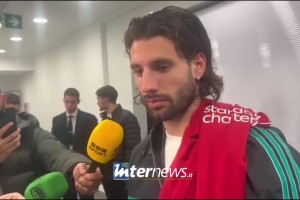 阿坎吉談維爾茨造點(diǎn)：對(duì)我來說這絕對(duì)不是點(diǎn)球，慢放會(huì)放大嚴(yán)重性